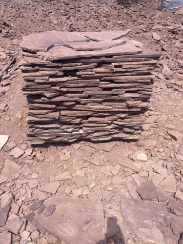 Плитняк лемезит бордовый для цоколя 1,5-2 см купить в Тавде