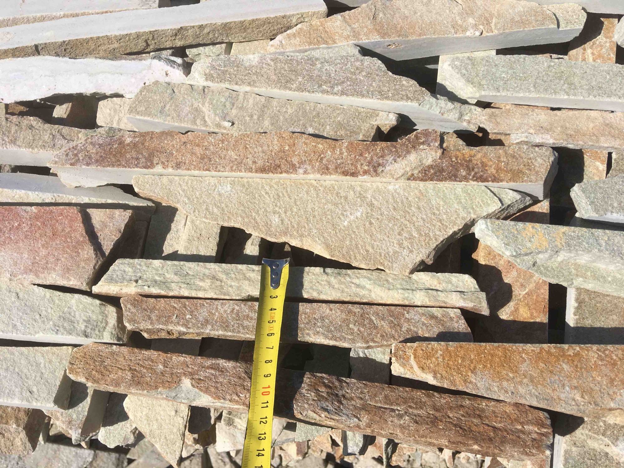 Горбушка златолит золотистый для облицовки купить в Тавде