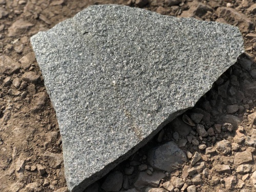 Плитняк златолит Уральский для цоколя, отмостки купить в Тавде