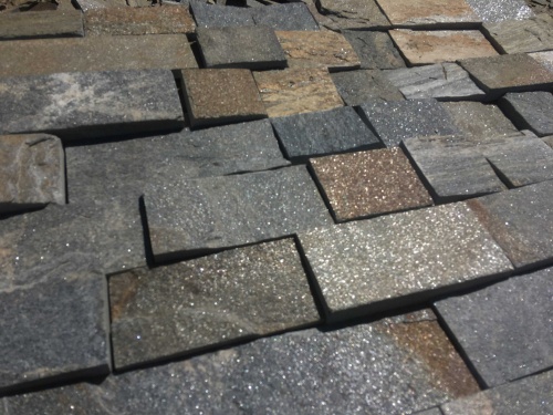 Плитка пилёная златолит Уральский для цоколя, отмостки купить в Тавде