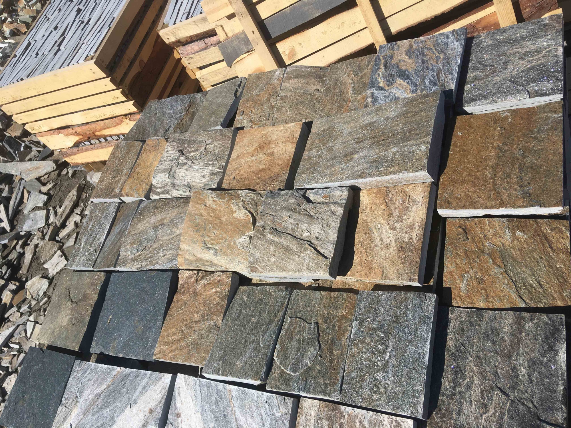 Плитка пилёная златолит Уральский для фасада купить в Тавде