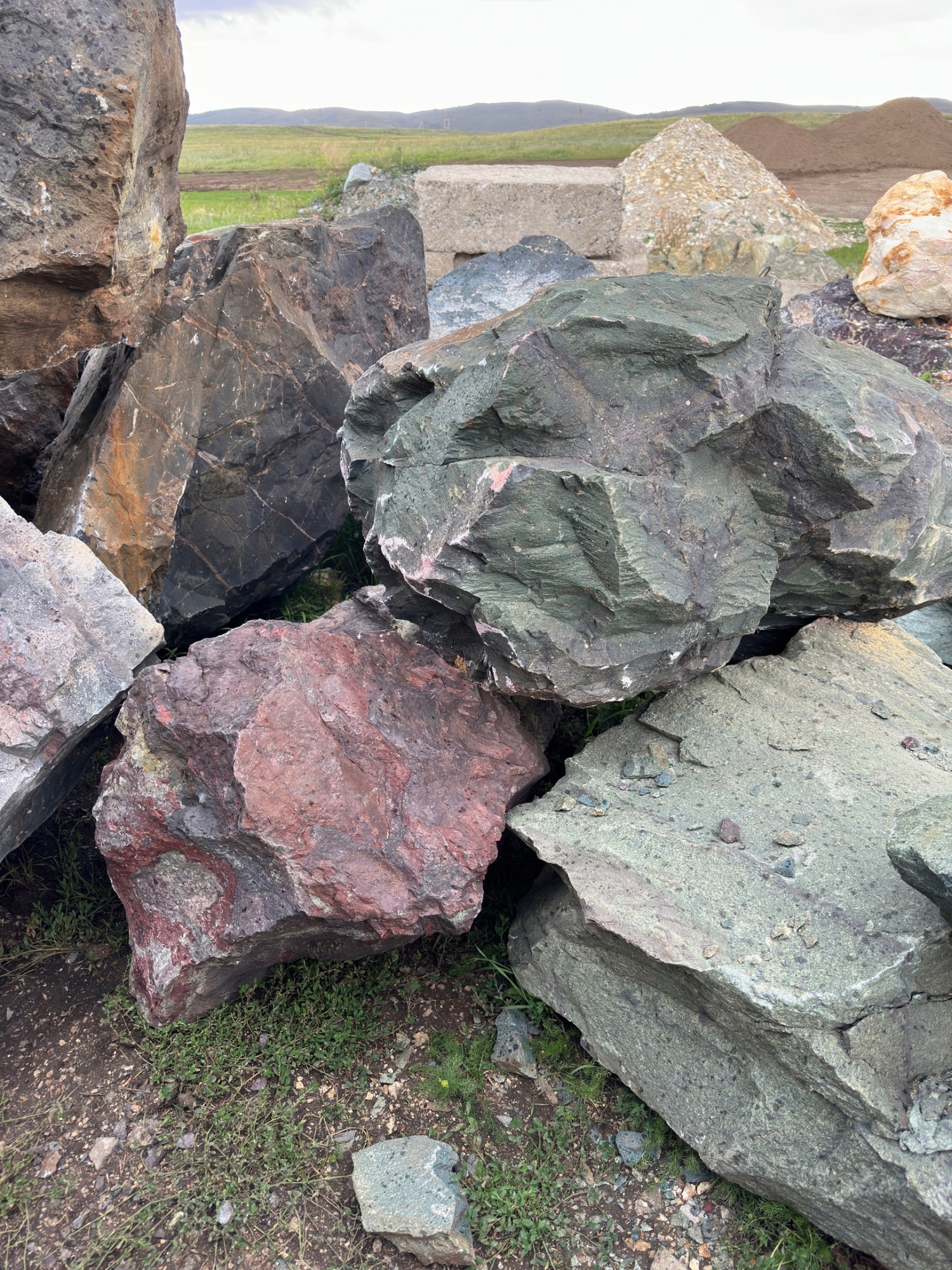 Камни для ландшафтного дизайна зелёные 10-60 килограмм купить в Тавде