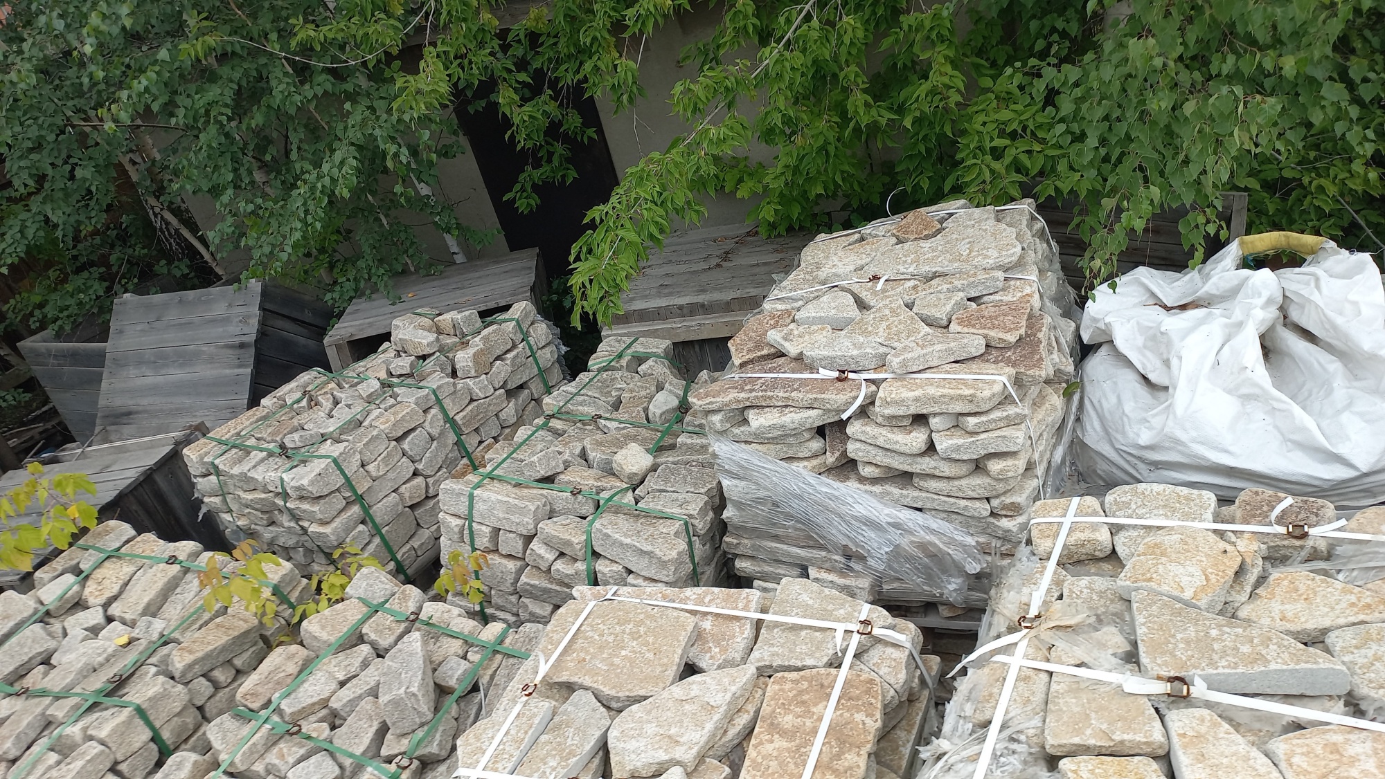 Плитняк гранитный галтованный купить в Тавде