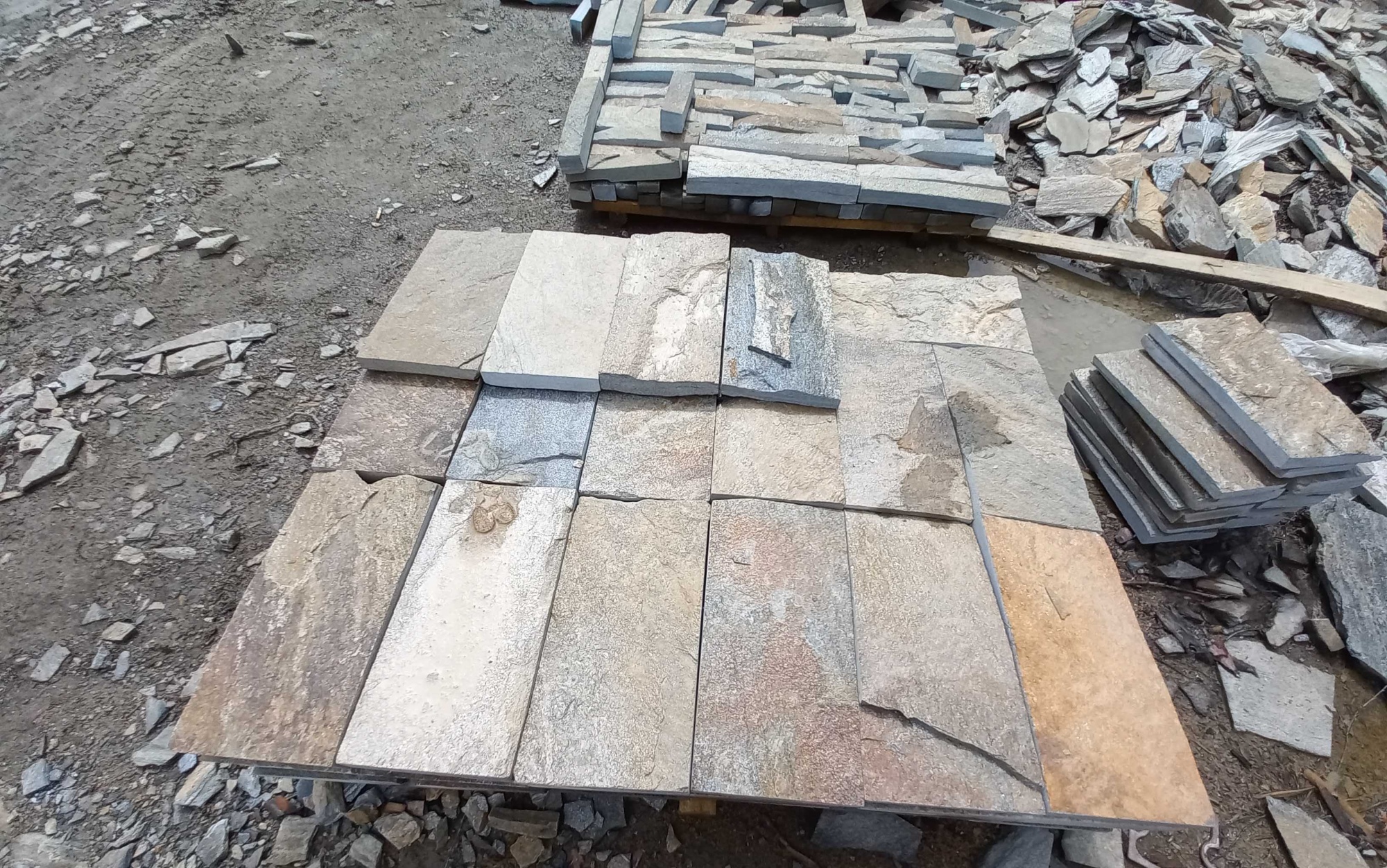 Плитка пилёная златолит Уральский для фасада купить в Тавде