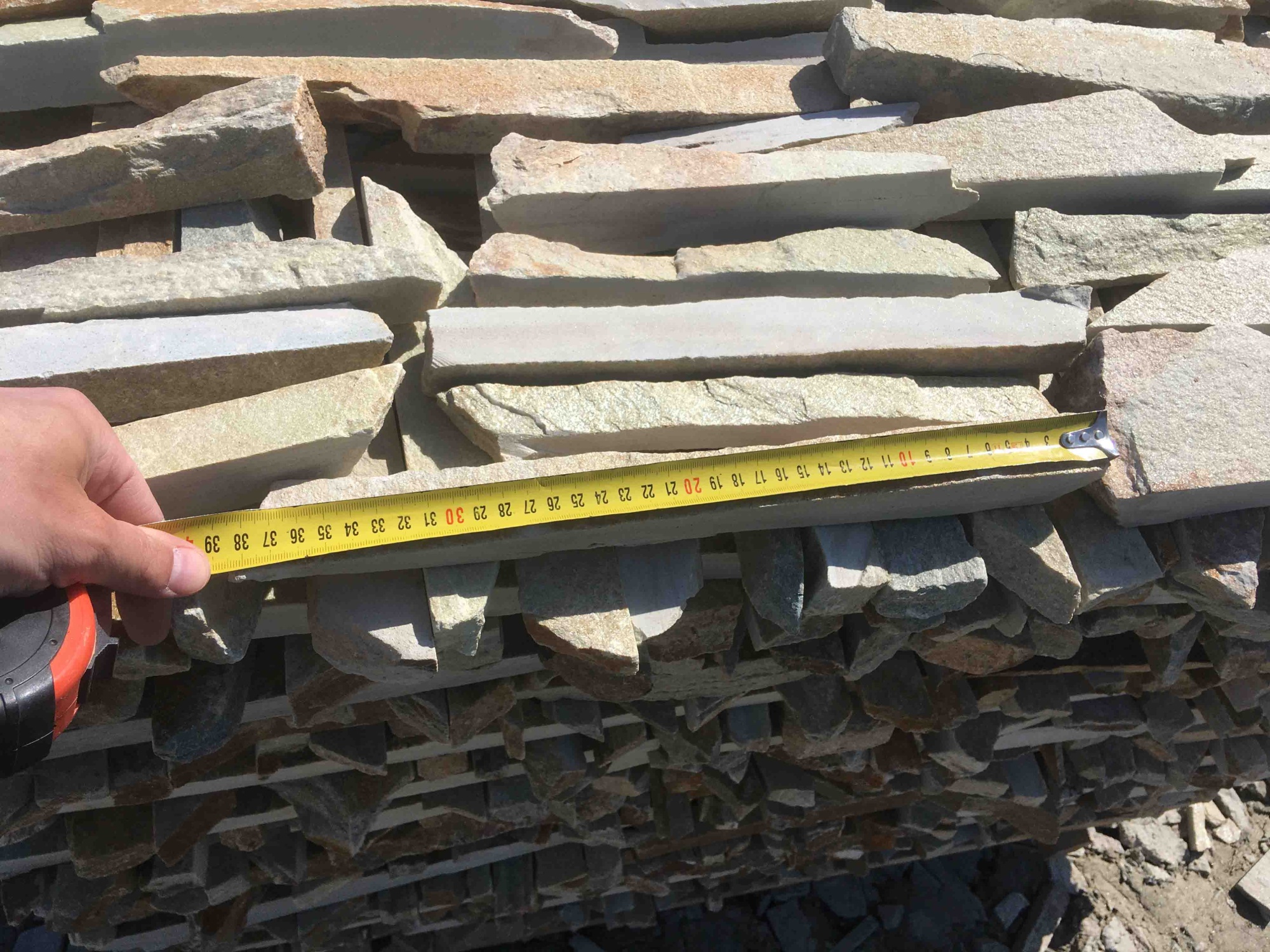 Горбушка златолит золотистый для облицовки купить в Тавде