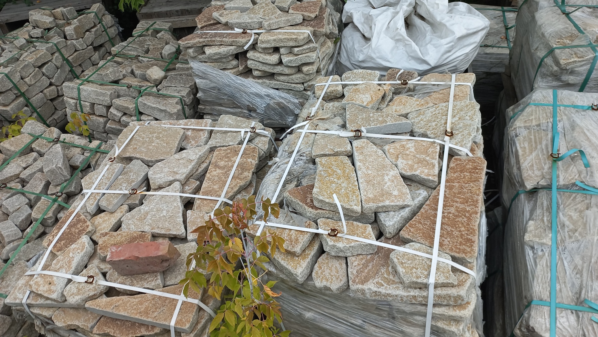 Плитняк гранитный галтованный купить в Тавде