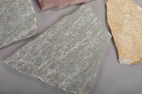 Плитняк златолит Уральский для цоколя, отмостки купить в Тавде